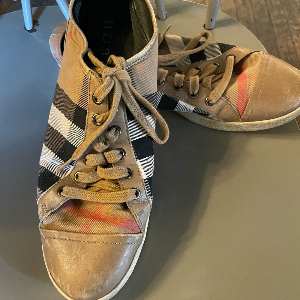 BURBERRY sneakers